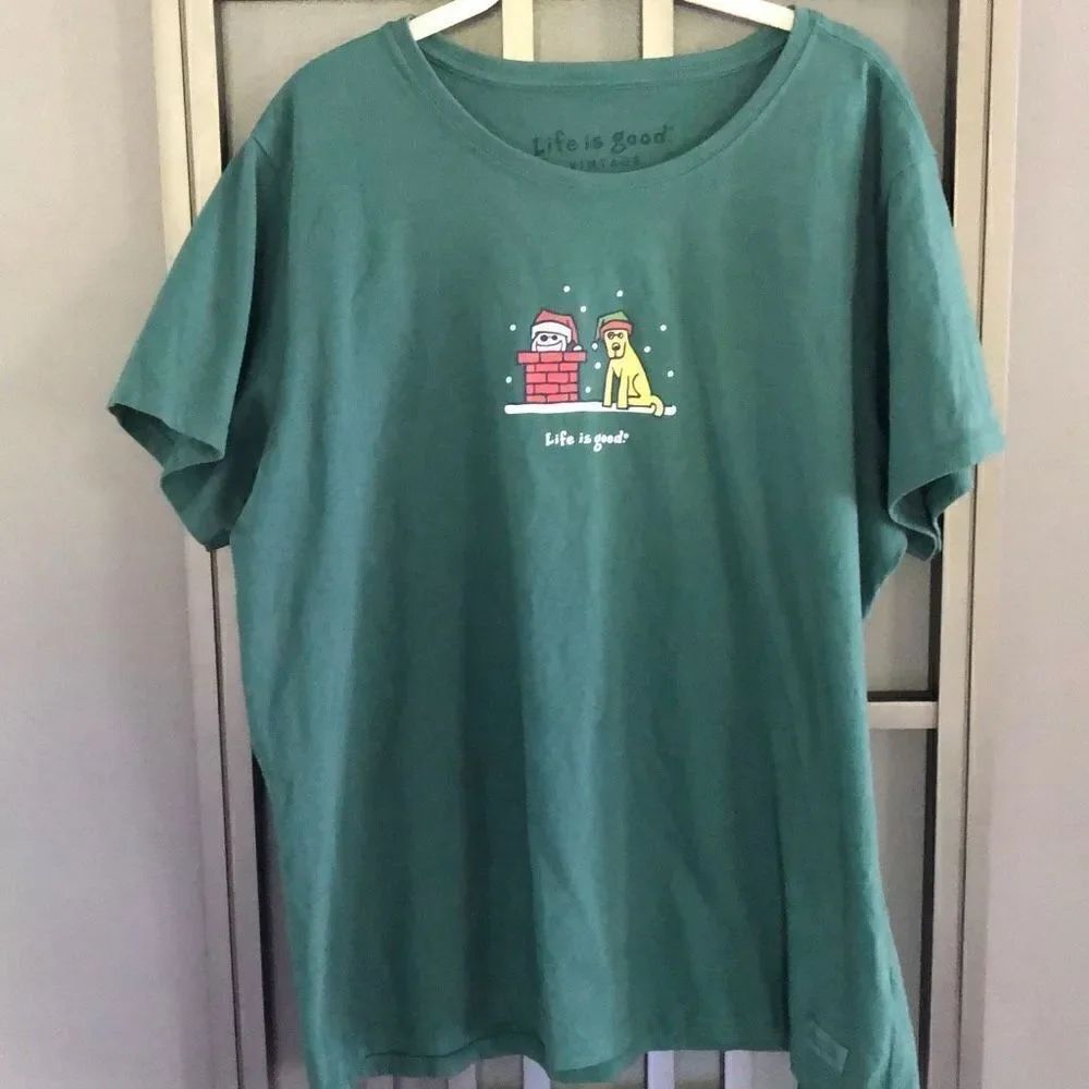 Life is good vintage Christmas dog chimney green T-shirt X X out